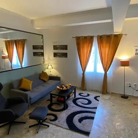 Golden Apartment *